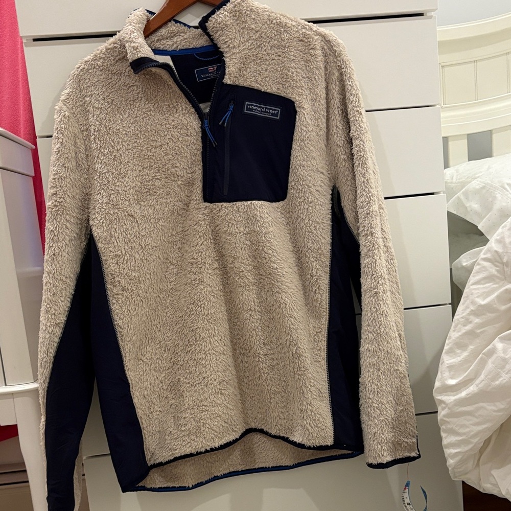 Vineyard vines tan and black Fleece Pullover- Sherpa